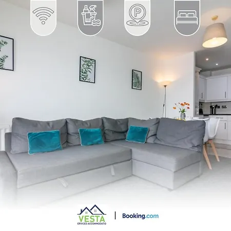 Two Bedrooms Apartment By Vesta Serviced Accommodation & Short Lets Hatfield With Free Wifi Exterior photo