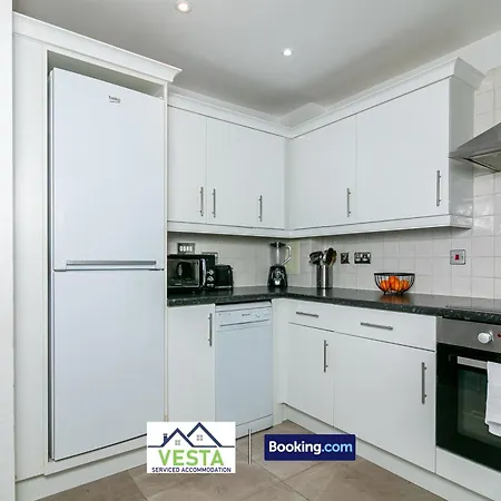 Two Bedrooms Apartment By Vesta Serviced Accommodation & Short Lets Hatfield With Free Wifi Exterior photo