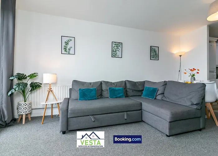 Two Bedrooms Apartment By Vesta Serviced Accommodation & Short Lets Hatfield With Free Wifi